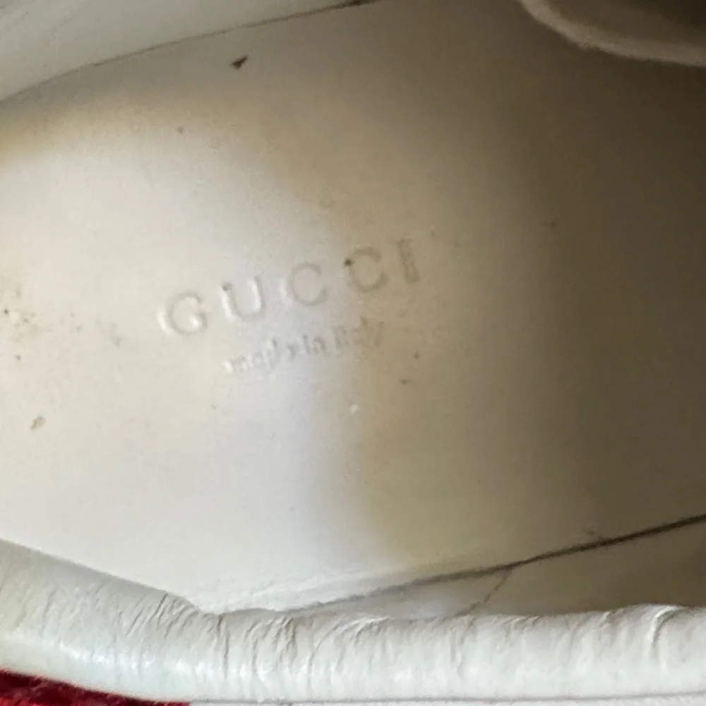 Gucci White Leather Sneakers with Red‎ Accent